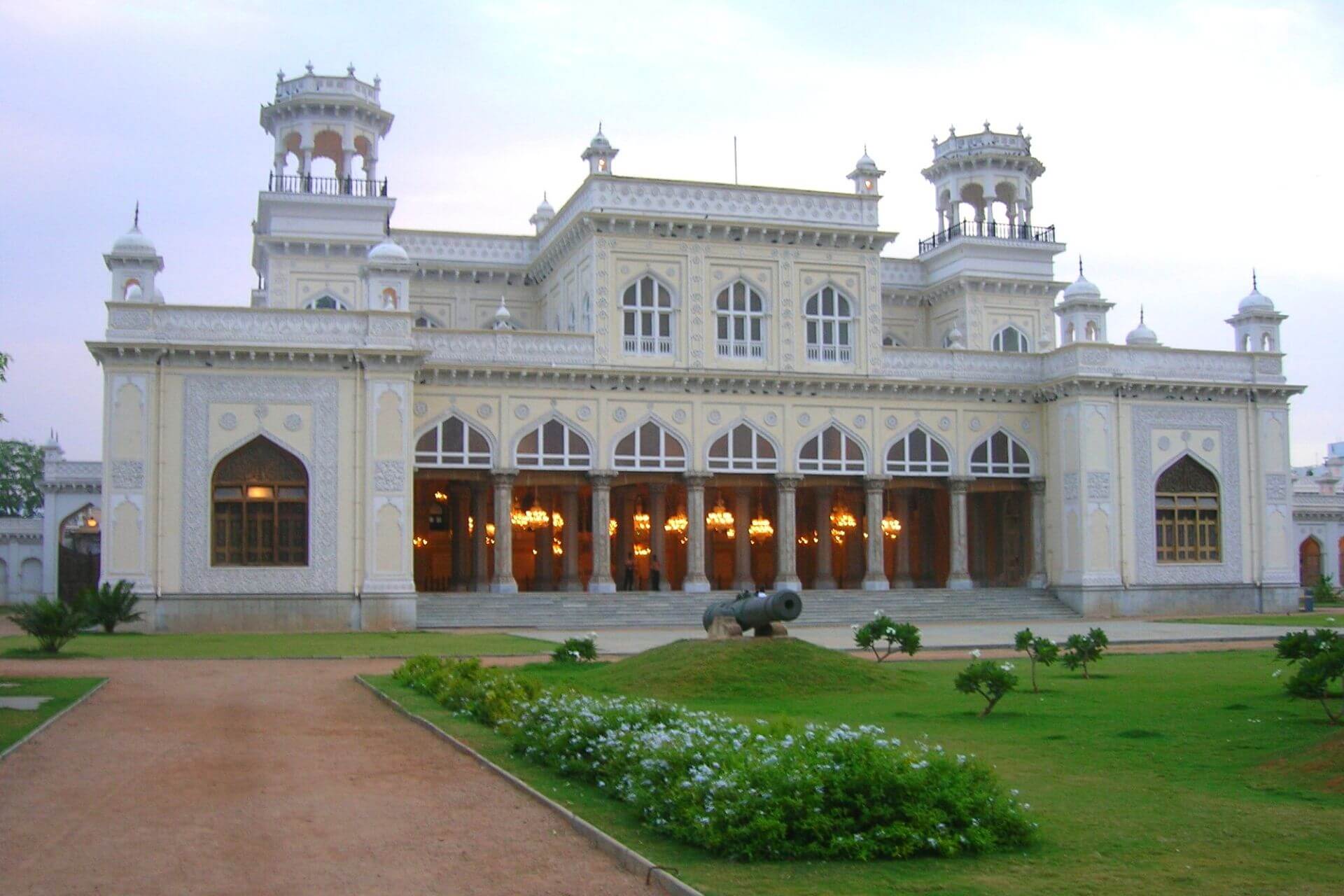 the royal tourism hyderabad