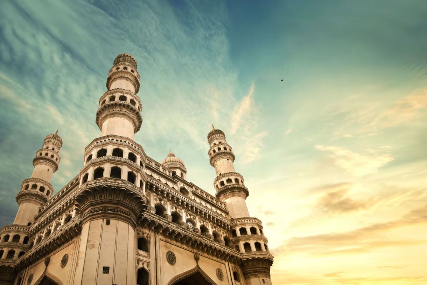 "Hop on Hop Off" Hyderabad City Tour Package | HOHO Buses